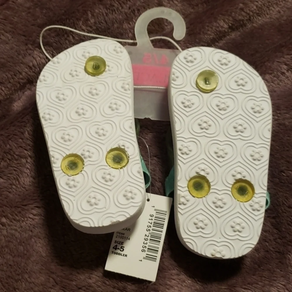 Baby flip flops from children's place‎